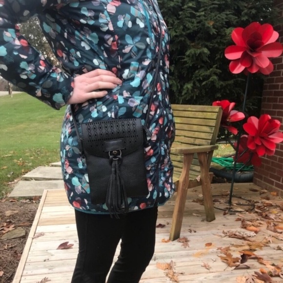 Minky Boutique | Boho Vegan Leather Tassel Purse - Picture 4 of 8